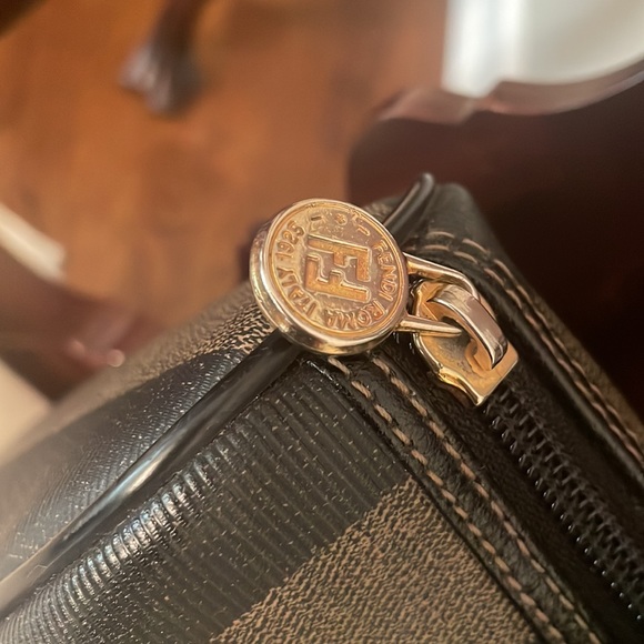 Vintage Fendi purse in amazing condition - Picture 3 of 9